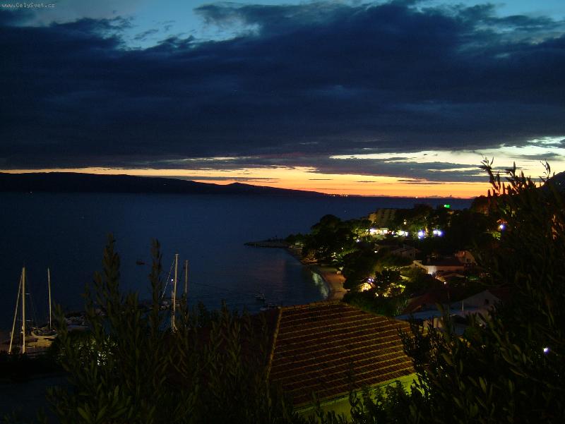 Foto: Brela no�n� pohled