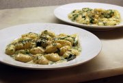 Recept online Gnocchetti se s�rovou om��kou